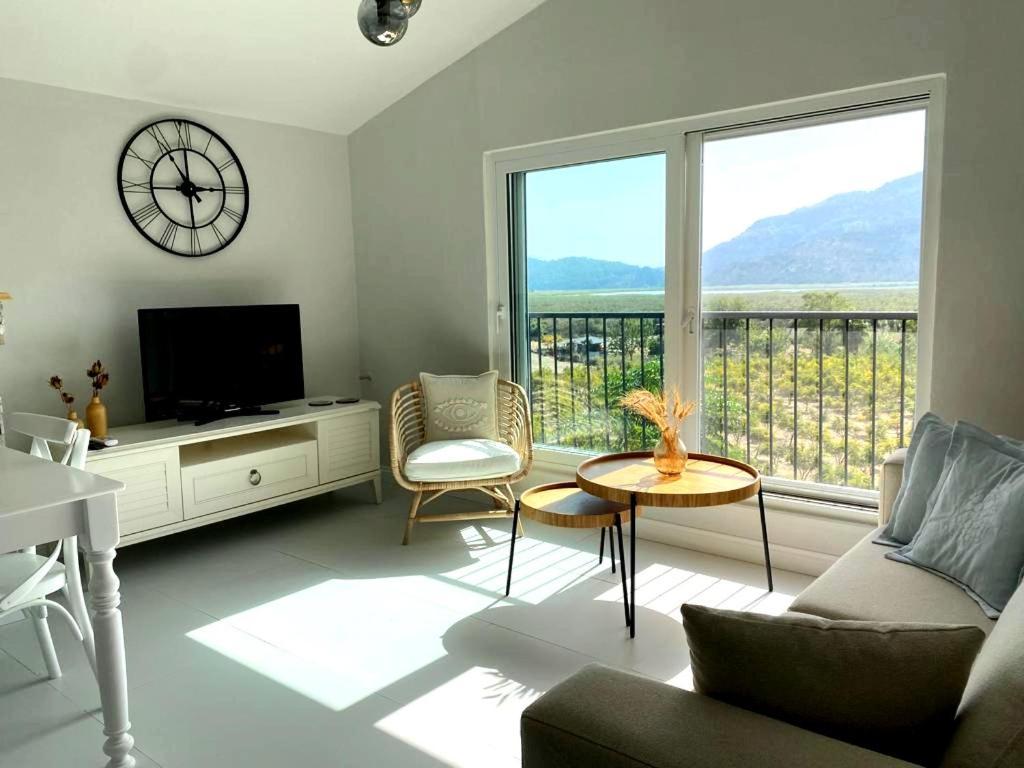 Airport Blue Eye Apartment Dalaman Best Location Also Suitable For Day Rentals Ideal For Air Travelers, 5 Km Close To Airport Екстериор снимка