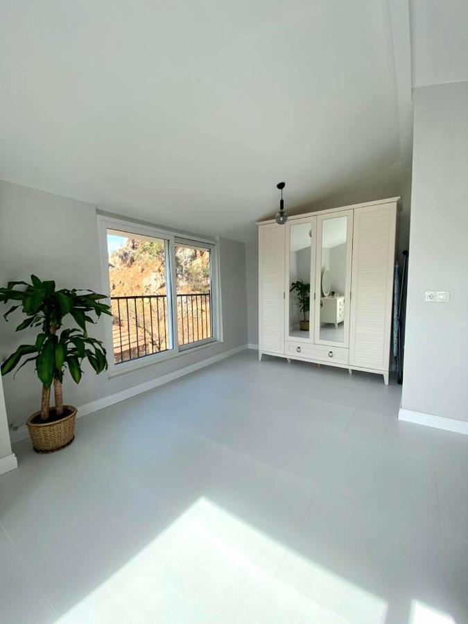 Airport Blue Eye Apartment Dalaman Best Location Also Suitable For Day Rentals Ideal For Air Travelers, 5 Km Close To Airport Екстериор снимка